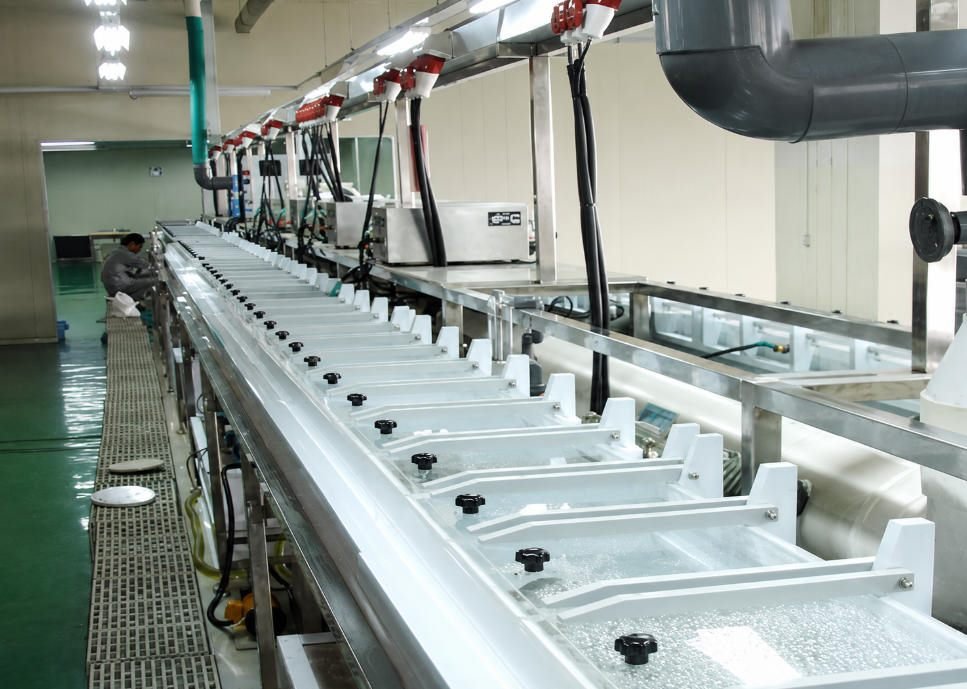 Industrial anodizing line for aluminum surface finishing