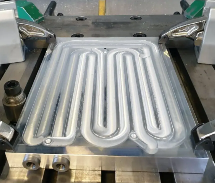 CNC machined cold plate with internal cooling channels
